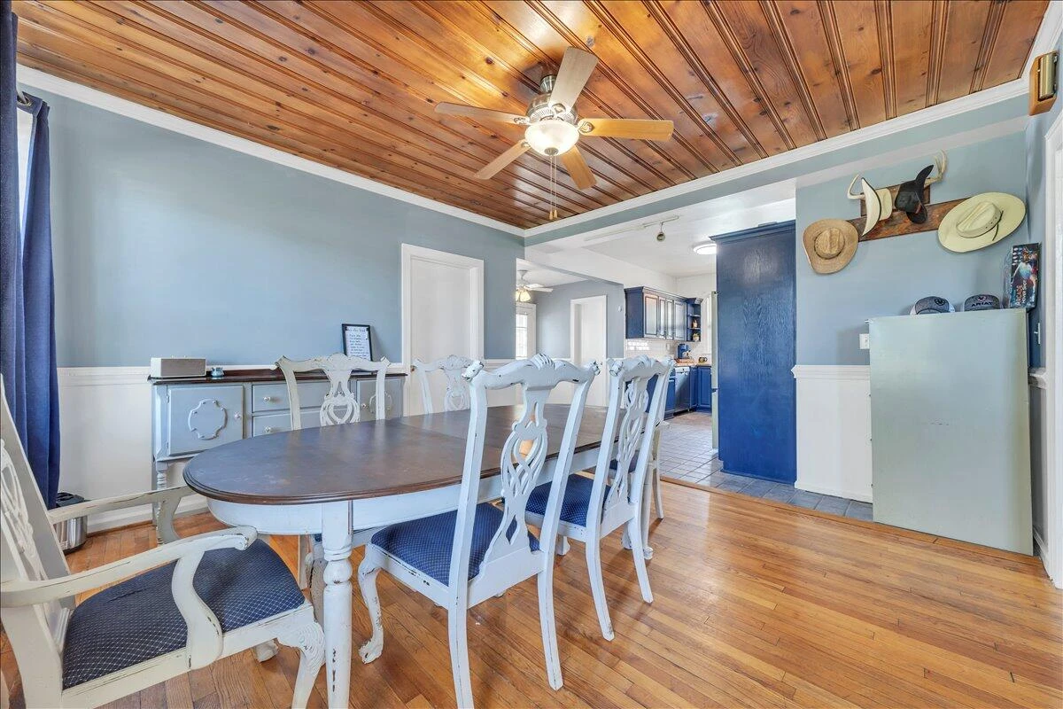 609 Front AVE - Photo 20