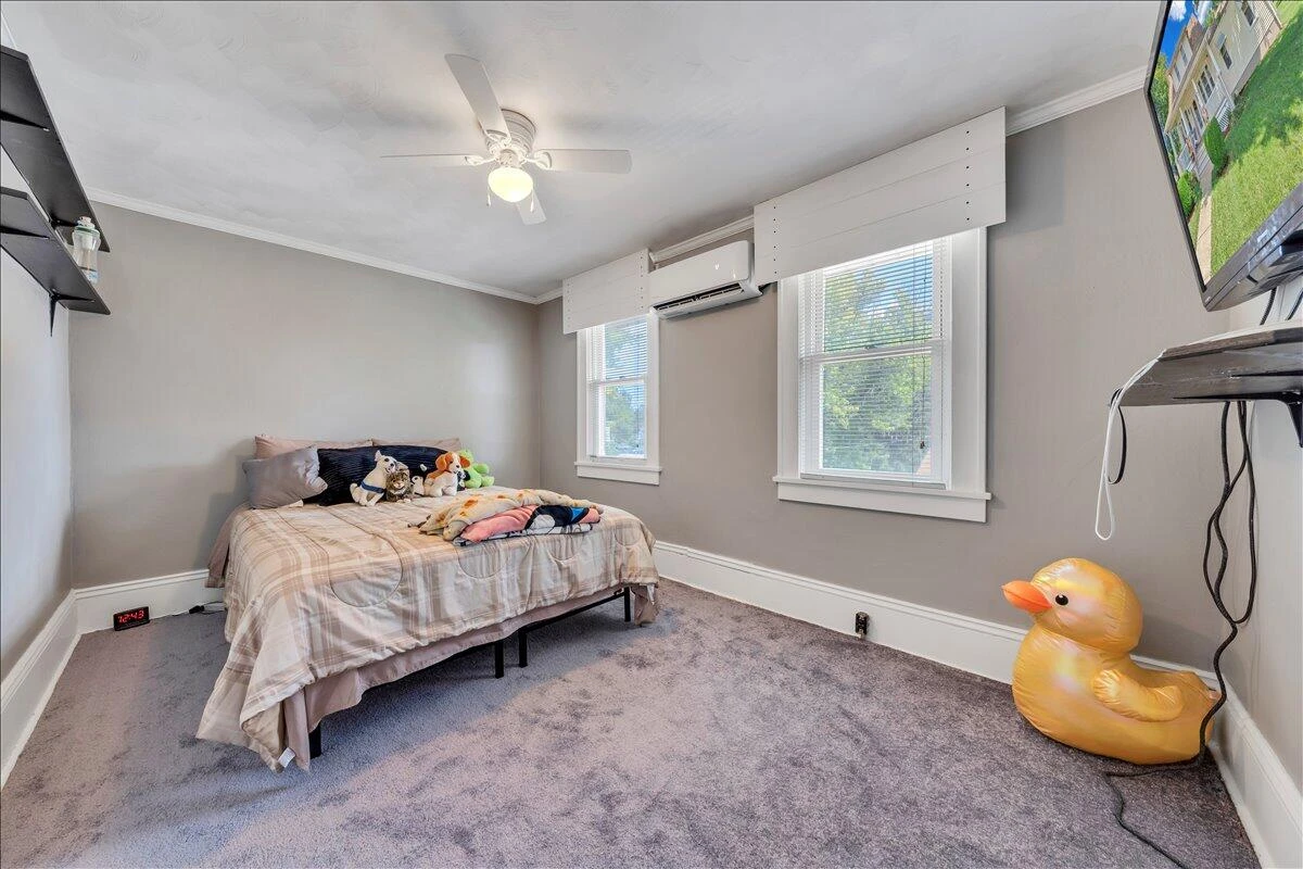 609 Front AVE - Photo 26
