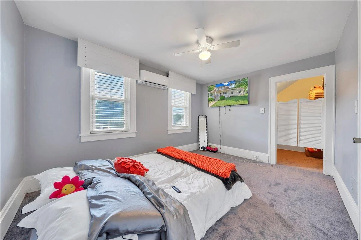 609 Front AVE - Photo 32