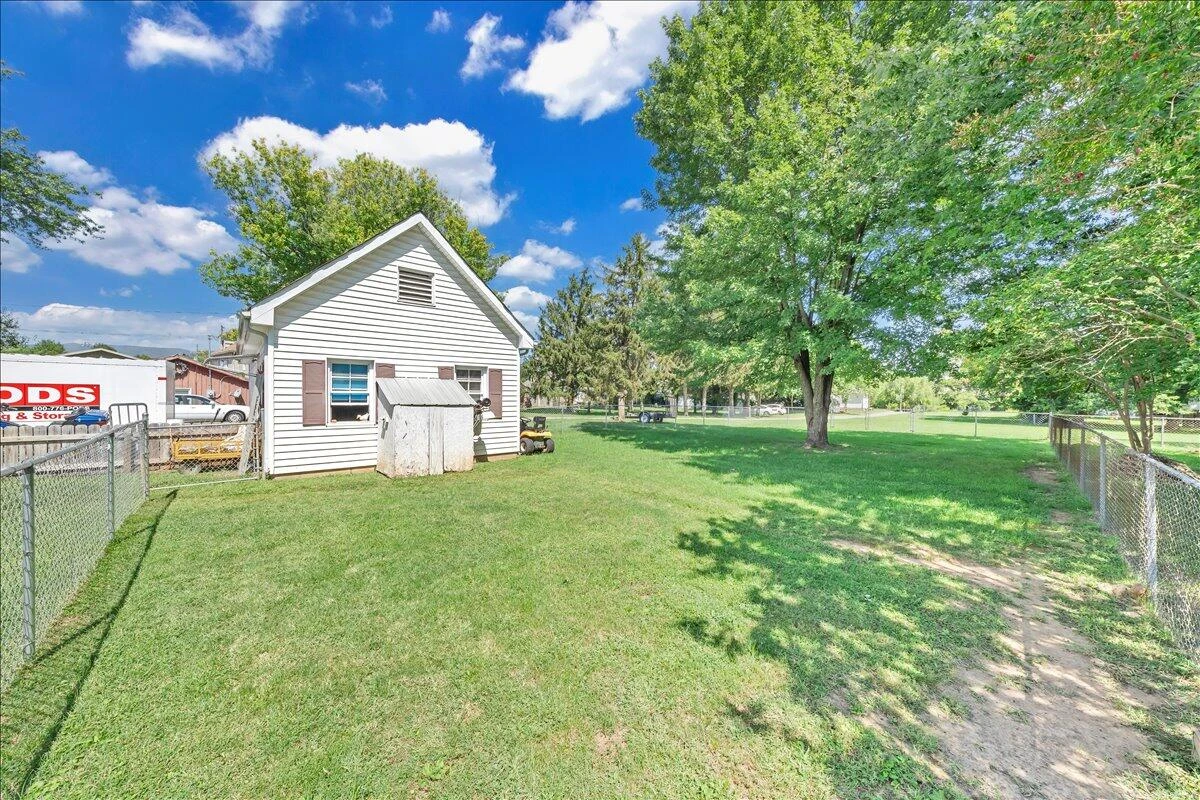 609 Front AVE - Photo 47
