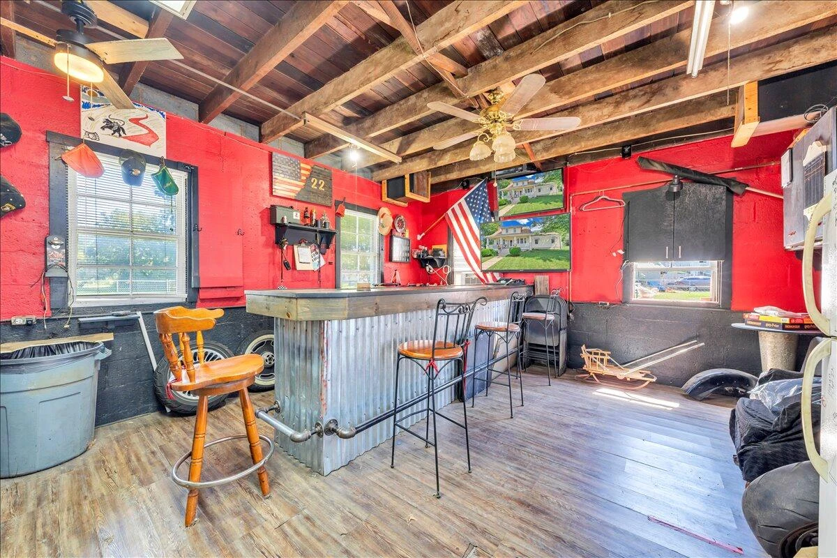 609 Front AVE - Photo 48