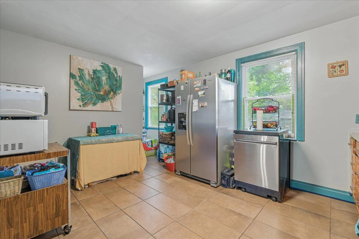 1228 Grace AVE - Photo 12