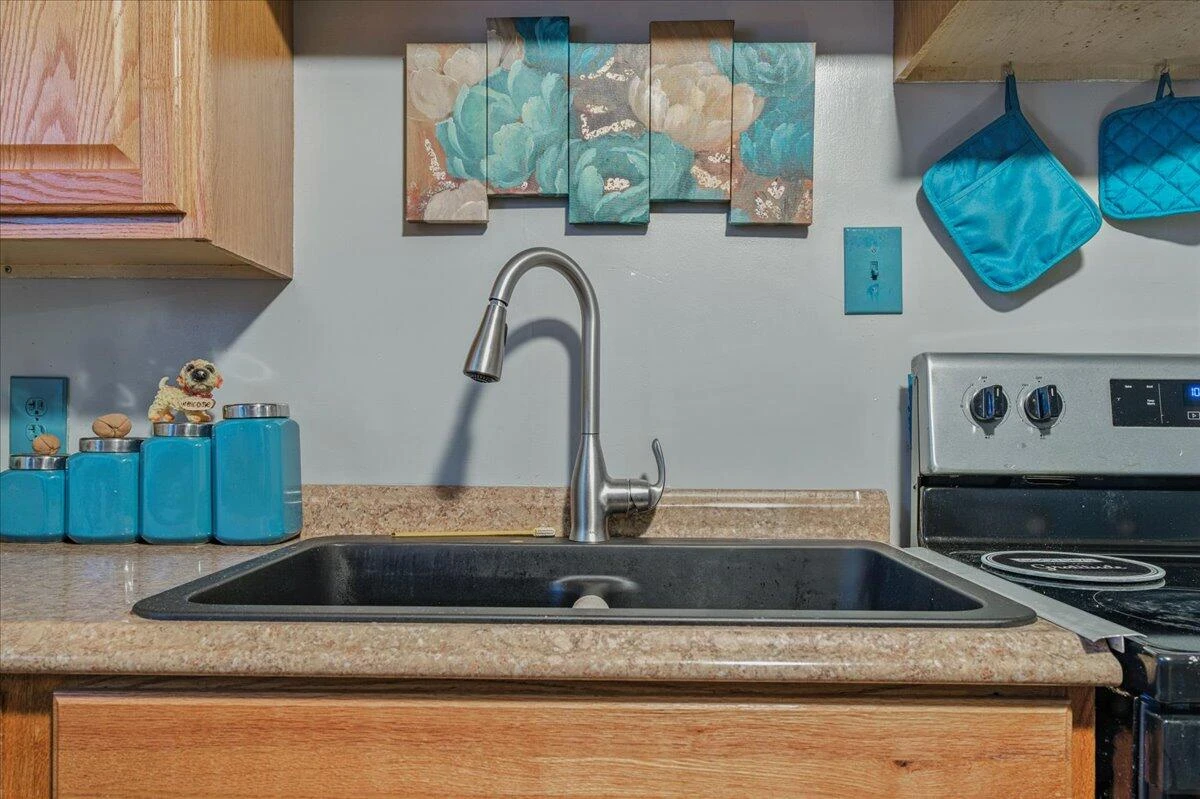 1228 Grace AVE - Photo 13