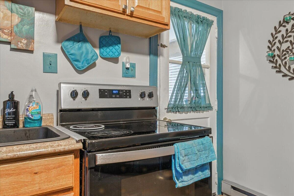 1228 Grace AVE - Photo 14