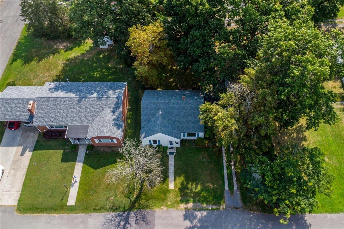 1228 Grace AVE - Photo 4