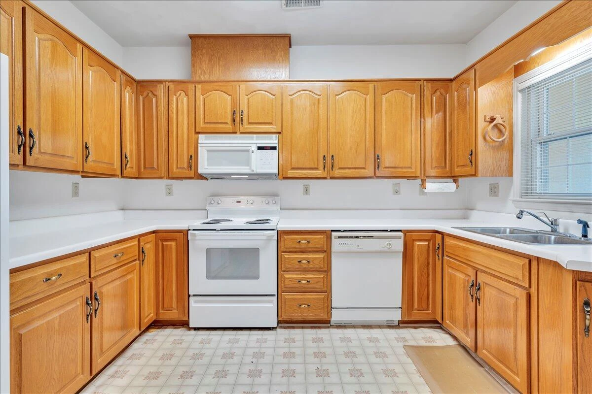4725 Glen Heather CIR - Photo 10