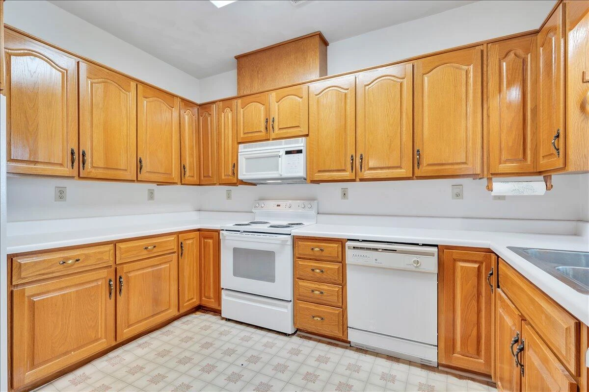 4725 Glen Heather CIR - Photo 11