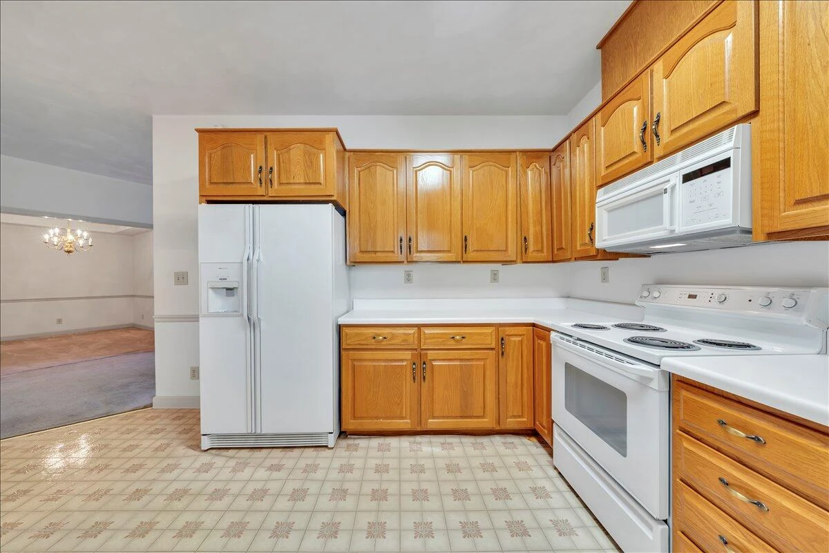 4725 Glen Heather CIR - Photo 16