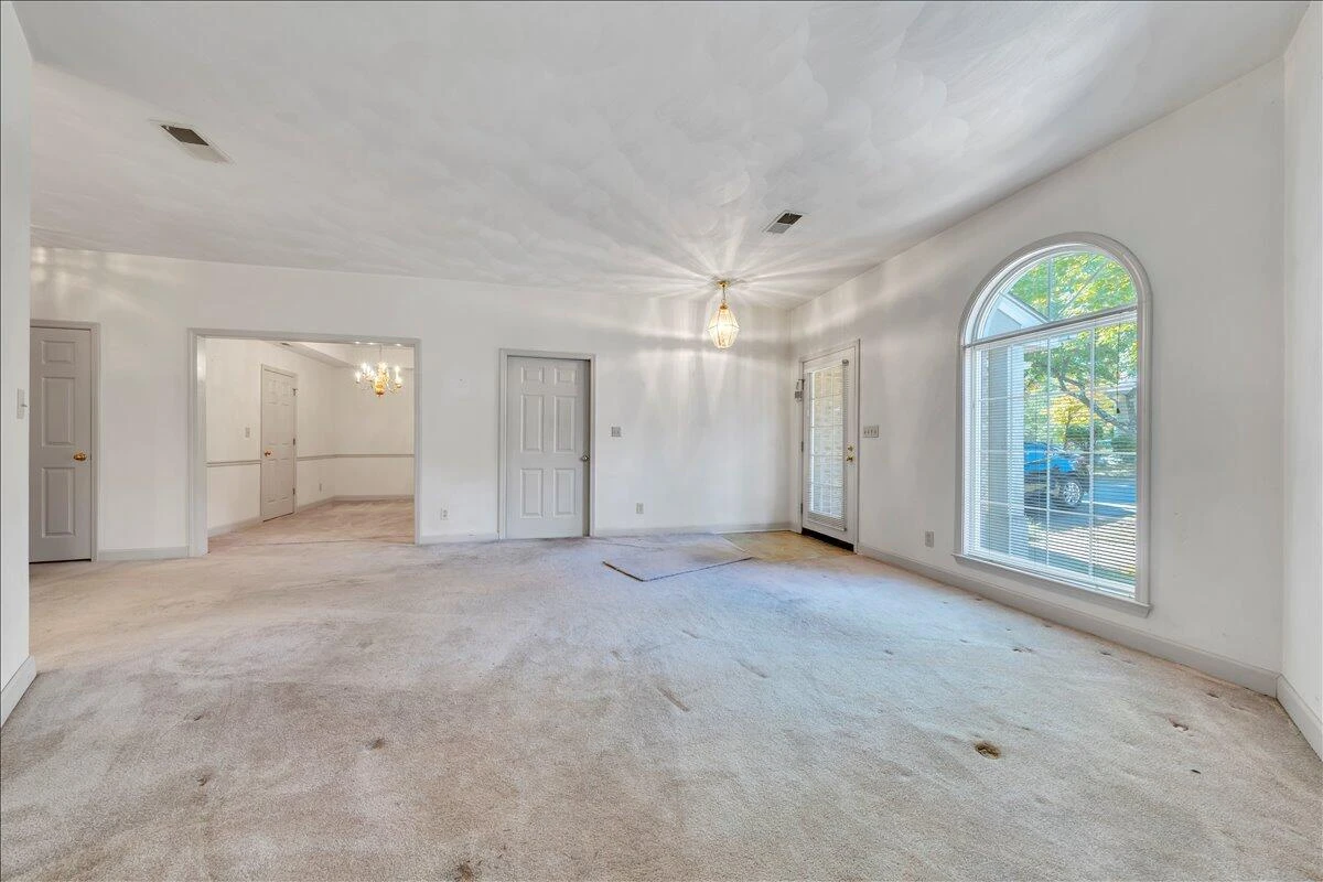 4725 Glen Heather CIR - Photo 2