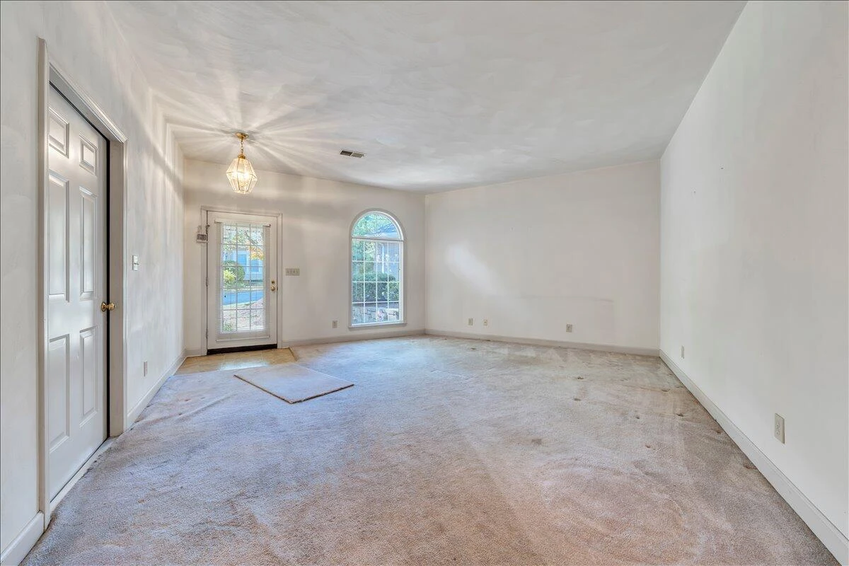 4725 Glen Heather CIR - Photo 3