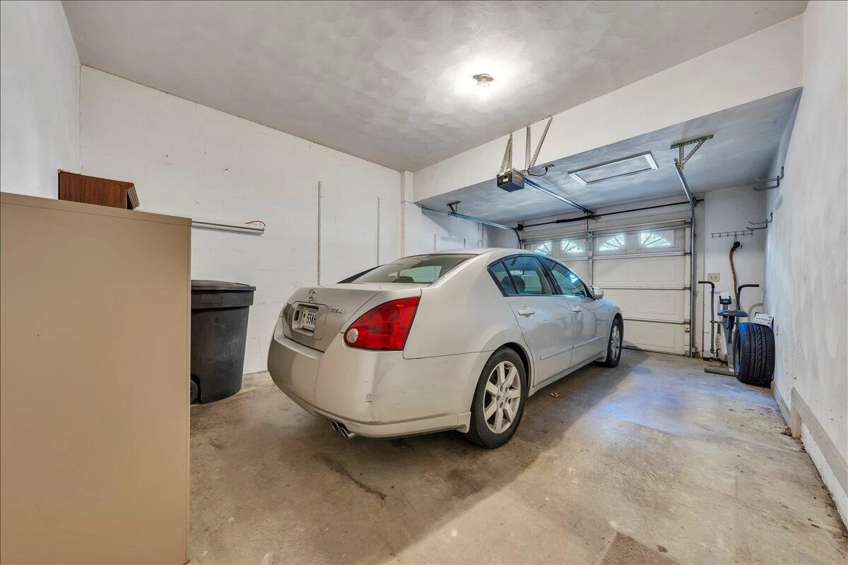4725 Glen Heather CIR - Photo 35