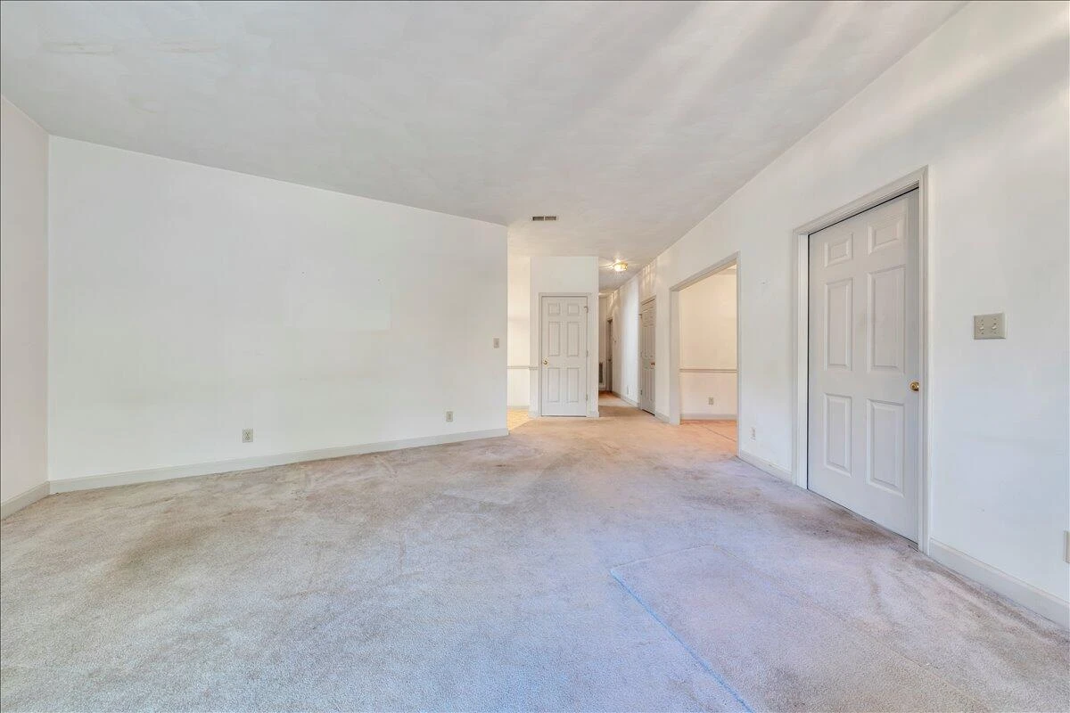 4725 Glen Heather CIR - Photo 5