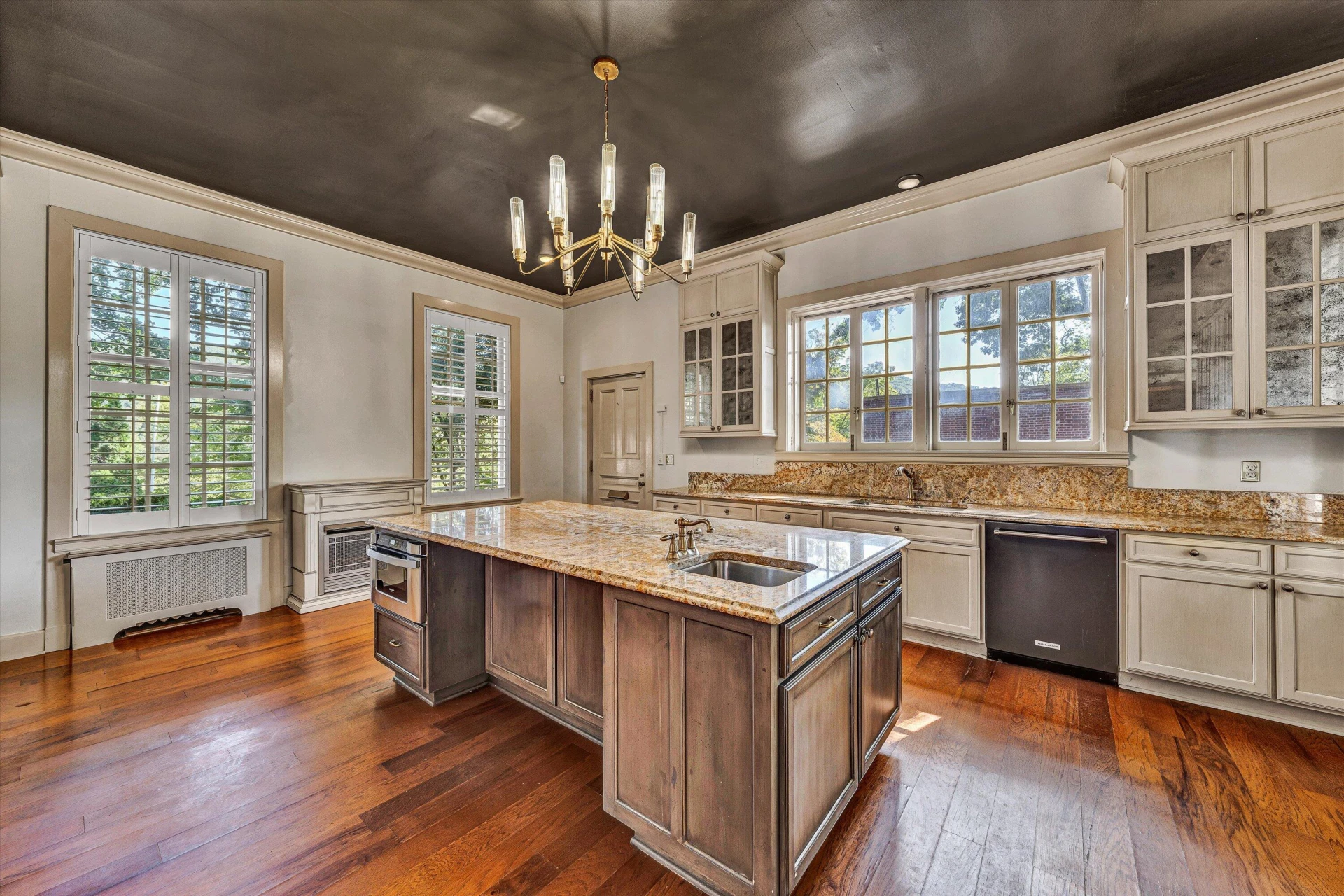 301 23rd ST SW - Photo 32