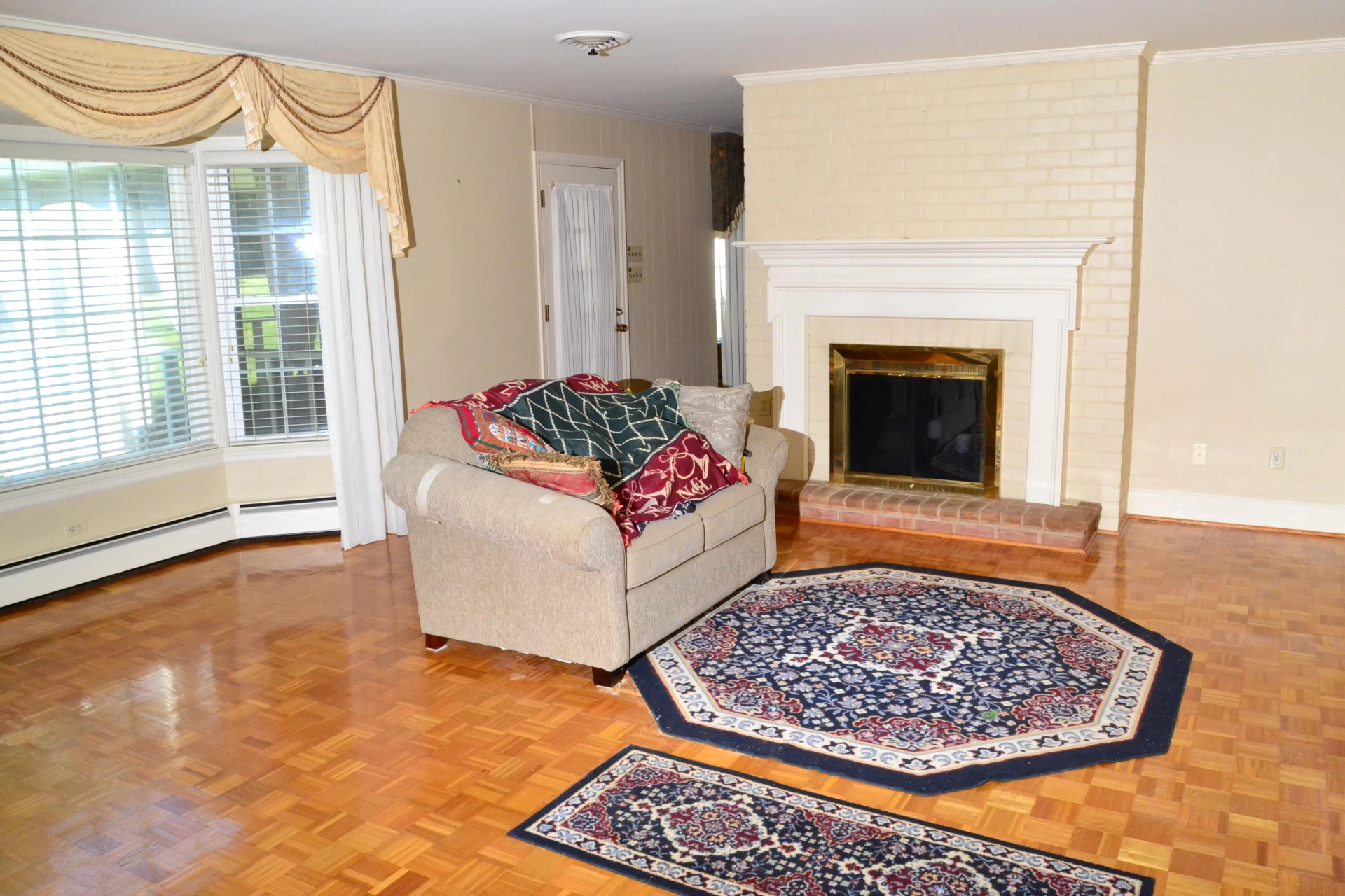 1020 Stonegate DR - Photo 11