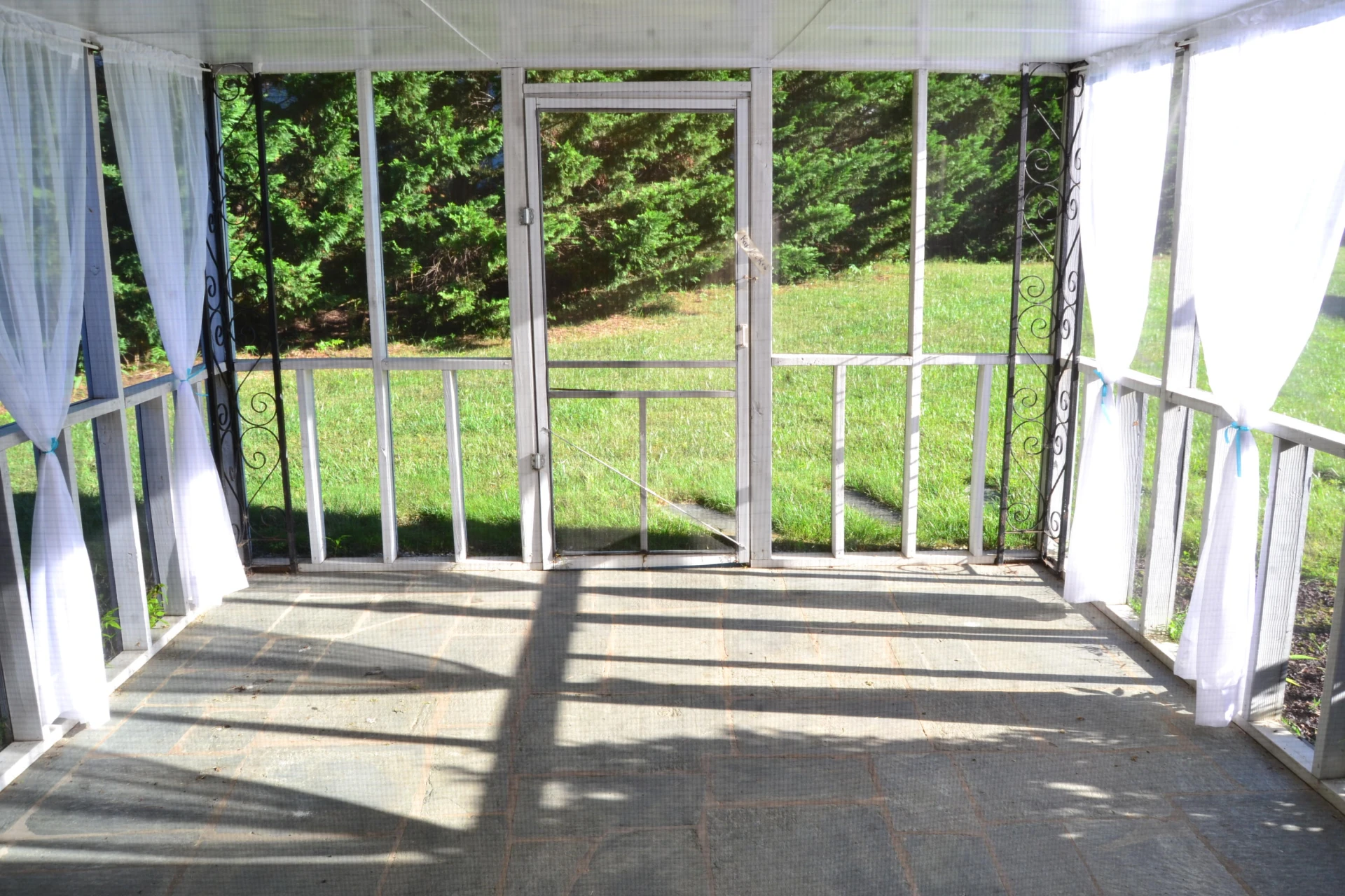 1020 Stonegate DR - Photo 14
