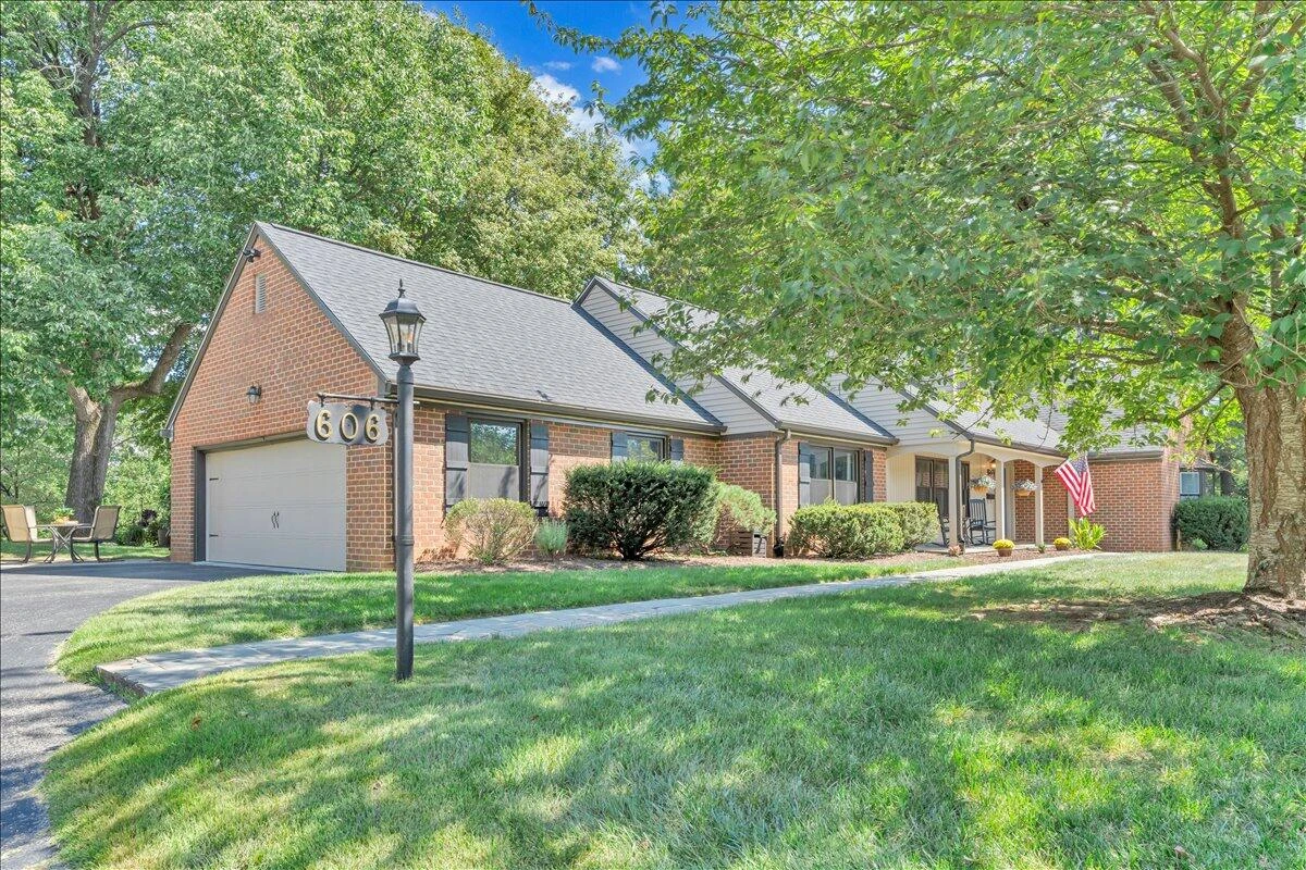 606 Dogwood DR - Photo 2