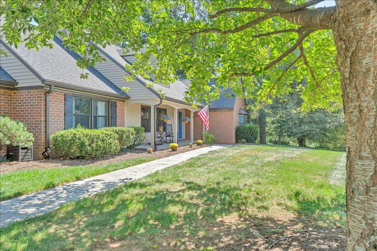 606 Dogwood DR - Photo 3