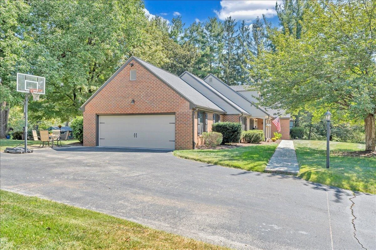 606 Dogwood DR - Photo 4