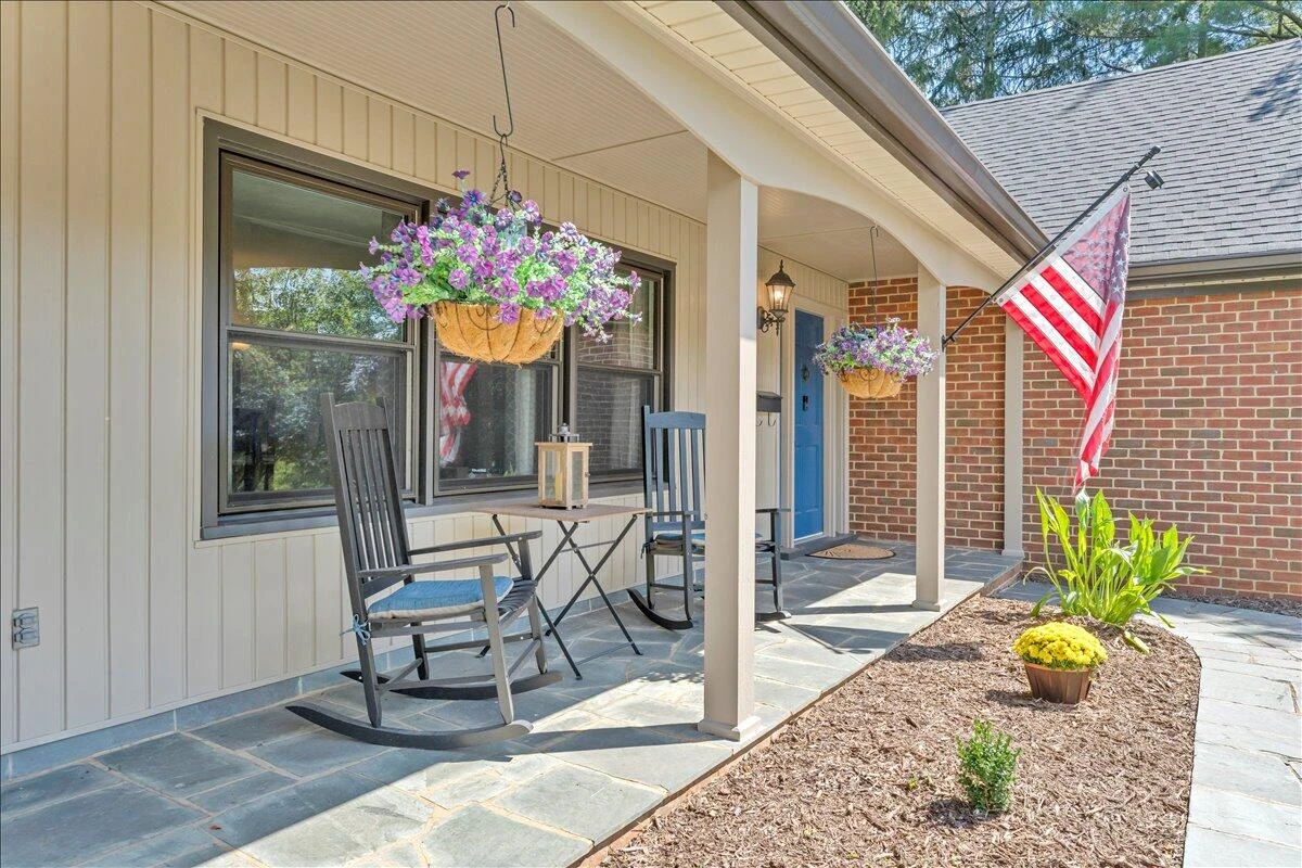 606 Dogwood DR - Photo 6
