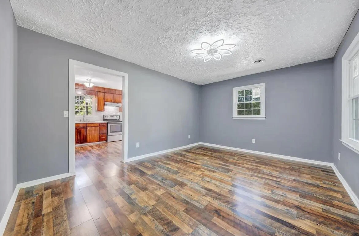276 Huntington Hills DR - Photo 3