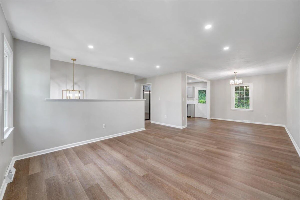 3311 Farmington DR - Photo 10