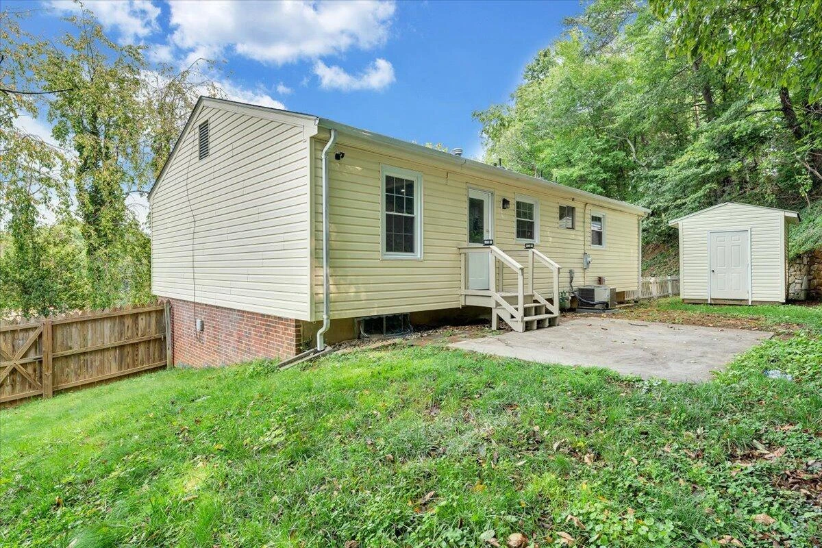 3311 Farmington DR - Photo 32