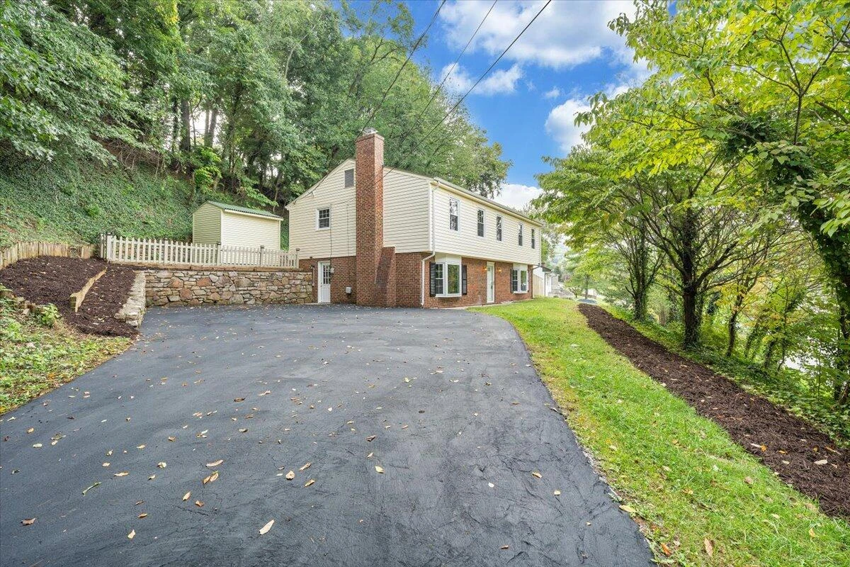3311 Farmington DR - Photo 34