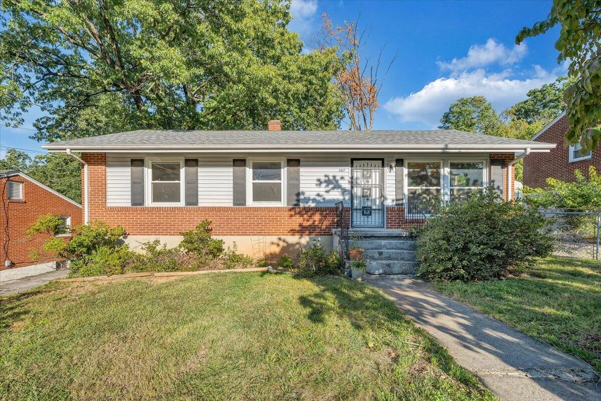 307 Deaner DR NW