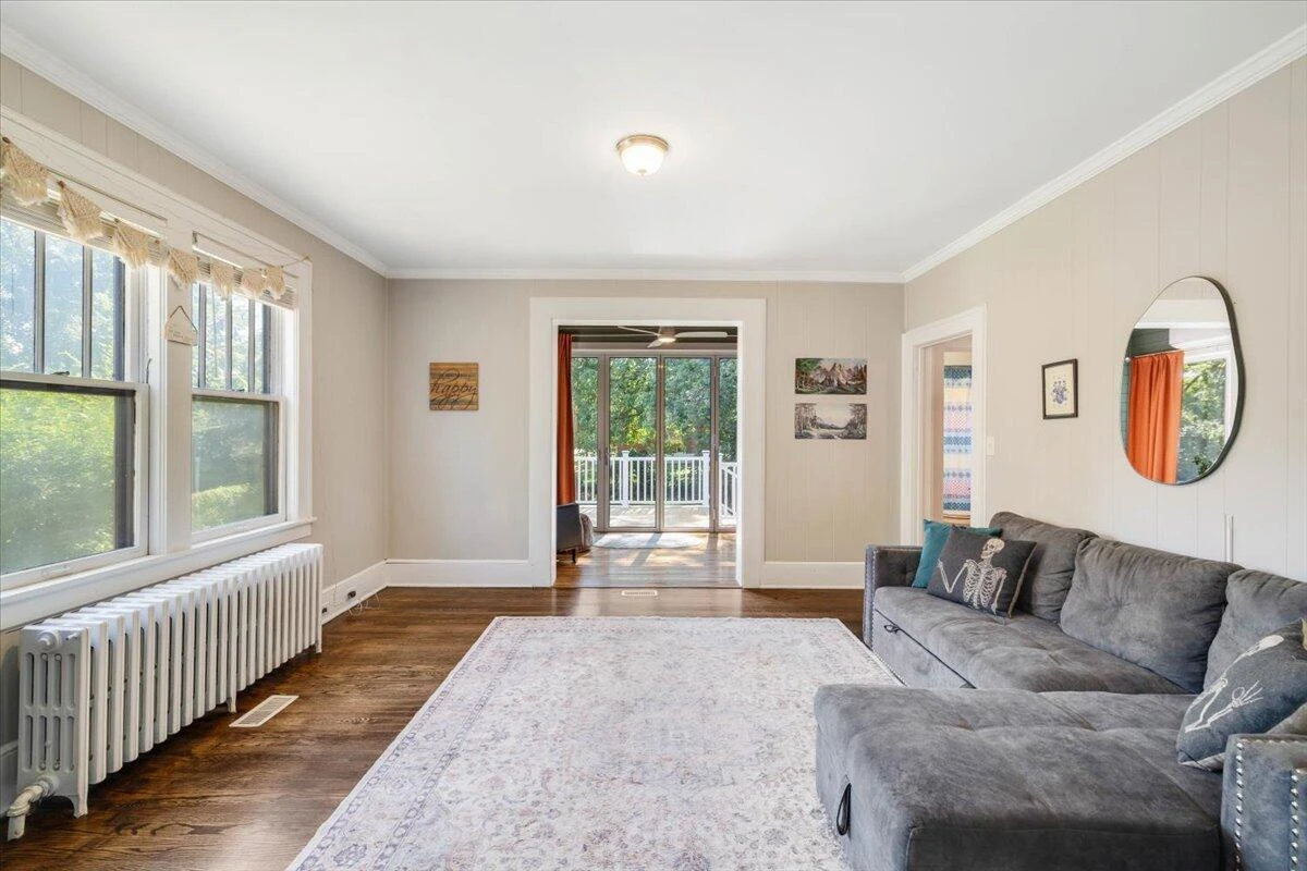 3402 Hillcrest AVE NW - Photo 16