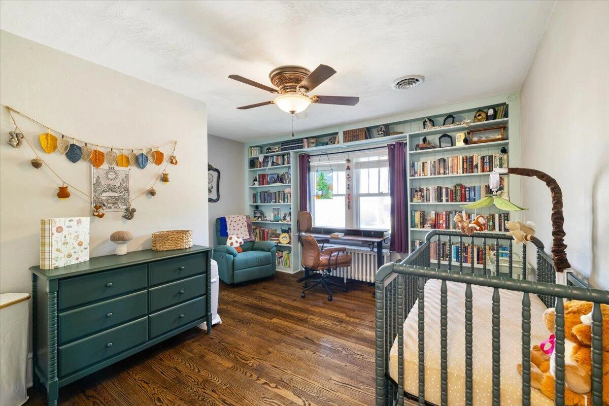 3402 Hillcrest AVE NW - Photo 21