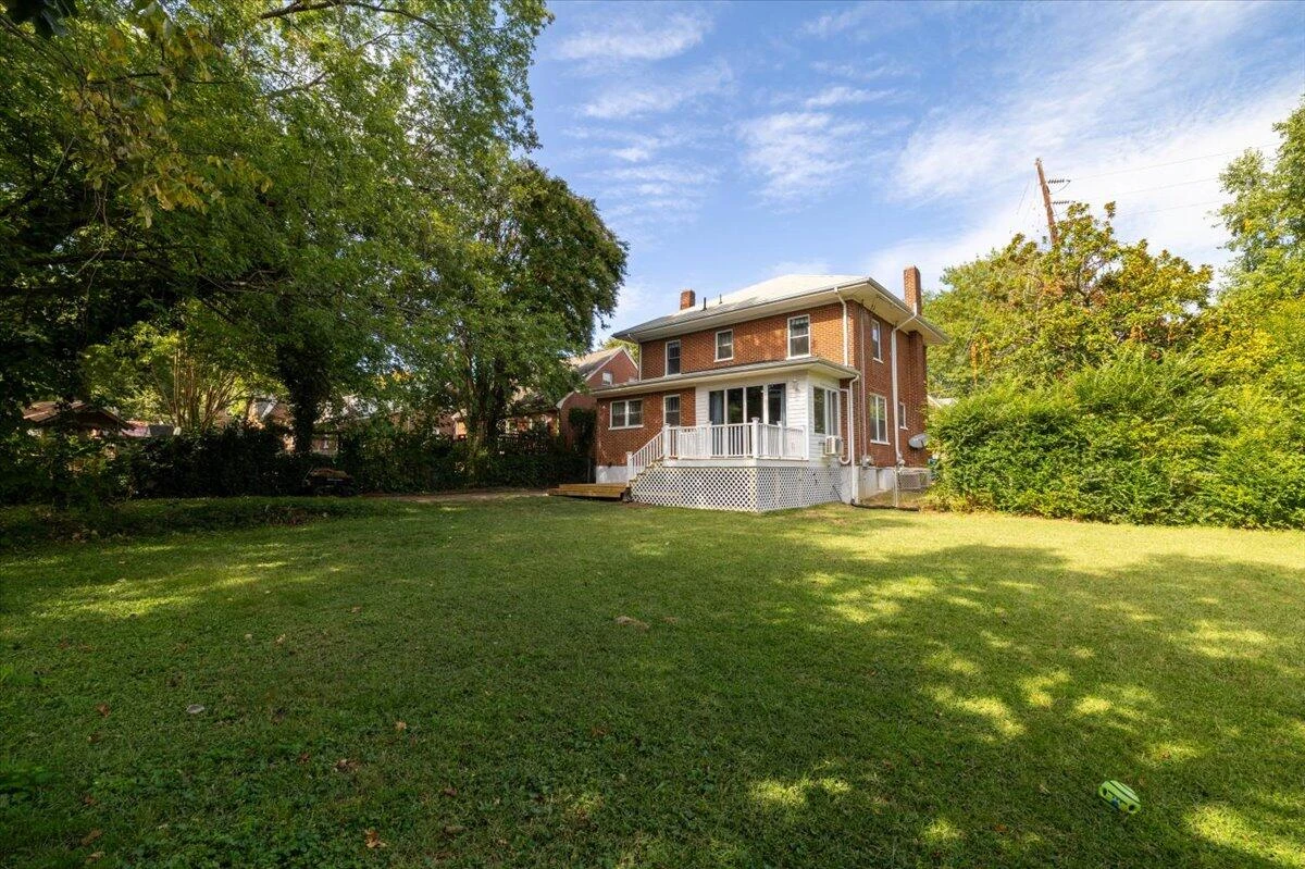 3402 Hillcrest AVE NW - Photo 28