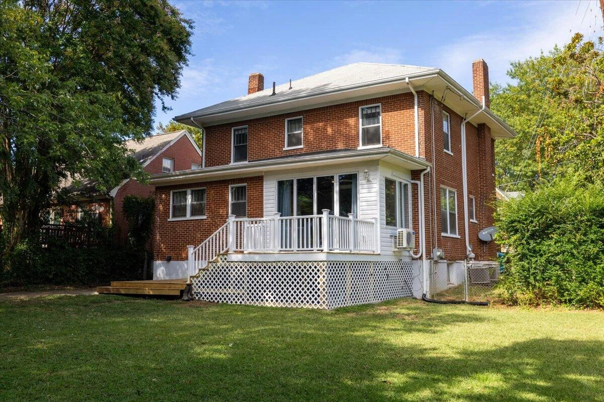 3402 Hillcrest AVE NW - Photo 30