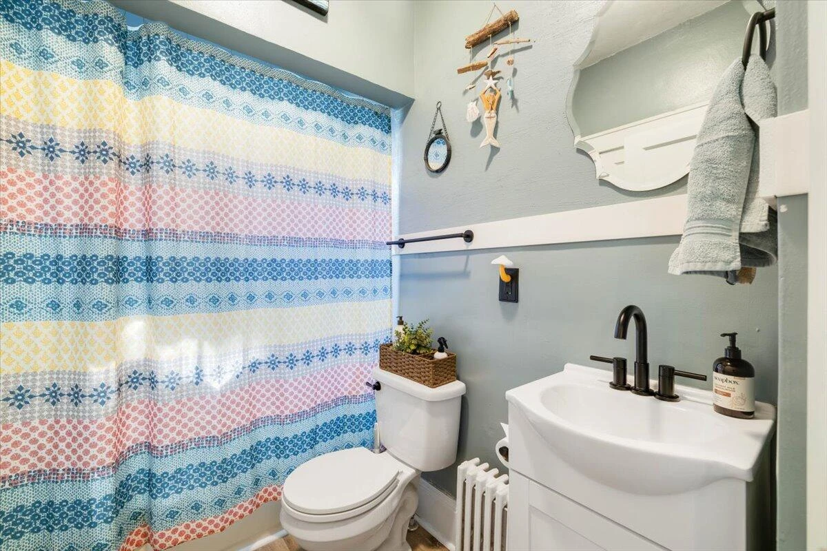 3402 Hillcrest AVE NW - Photo 13