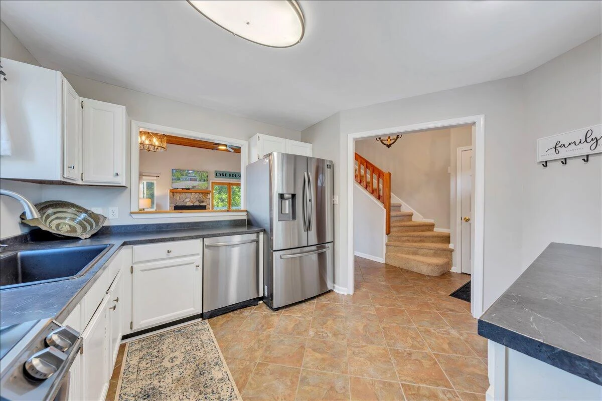 310 Hales Point DR - Photo 18