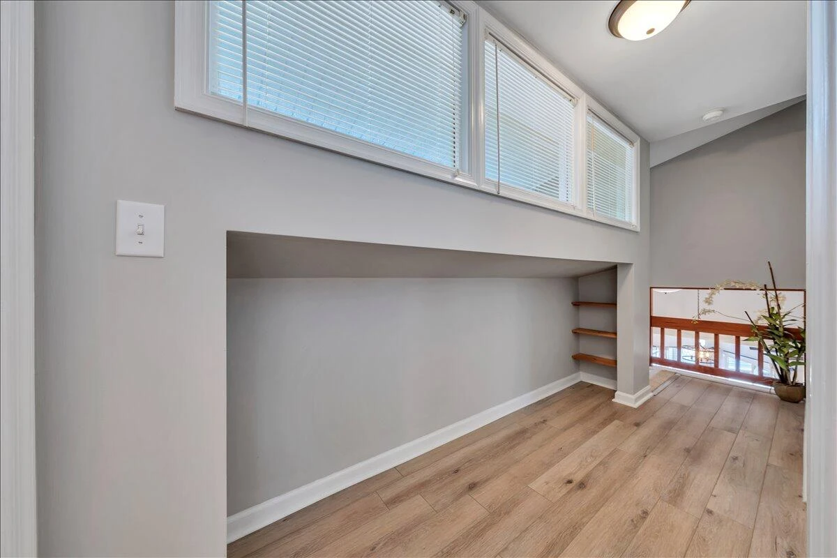 310 Hales Point DR - Photo 32