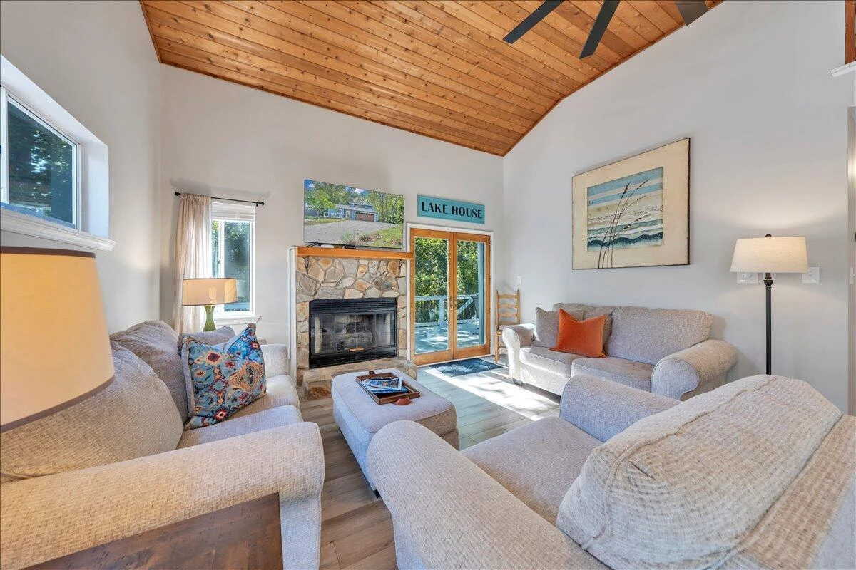 310 Hales Point DR - Photo 35