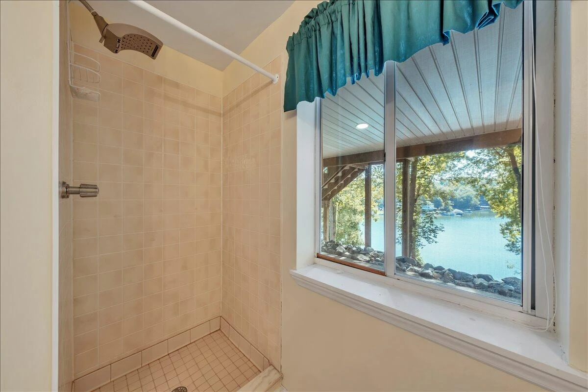 310 Hales Point DR - Photo 44
