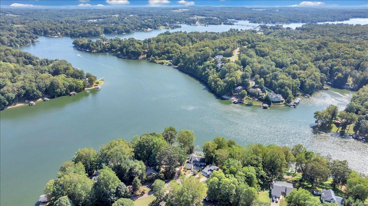 310 Hales Point DR - Photo 87
