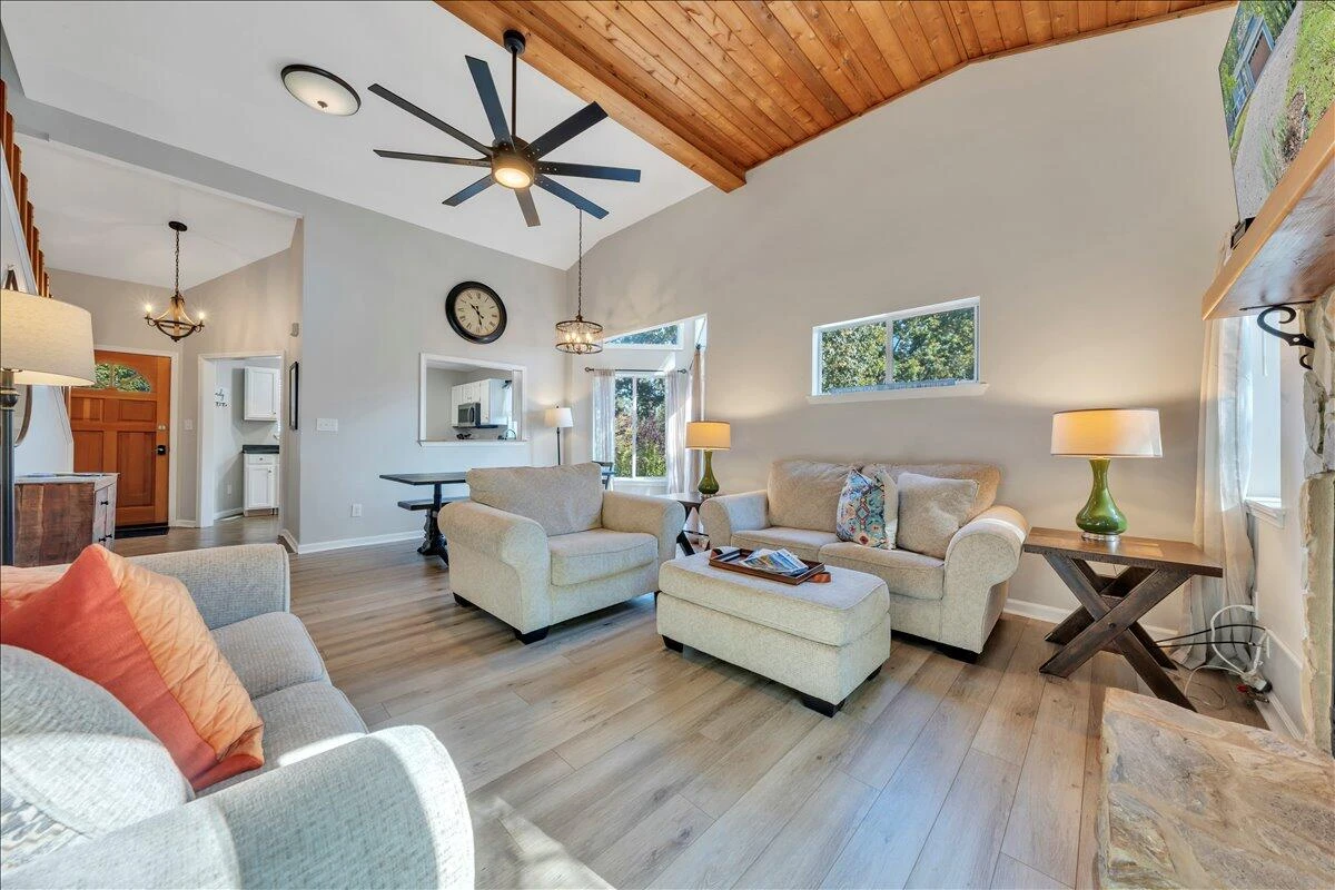 310 Hales Point DR - Photo 13