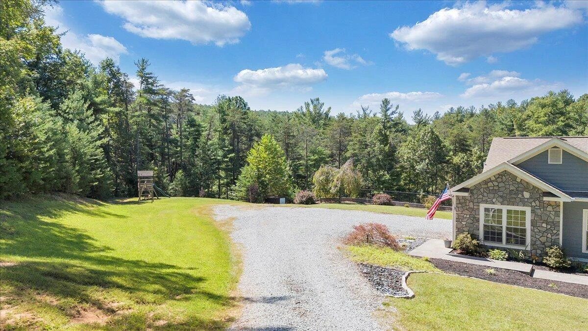 940 Claybanks DR - Photo 111