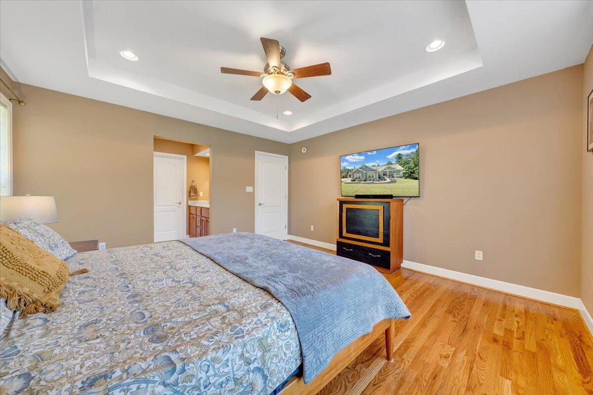 940 Claybanks DR - Photo 39
