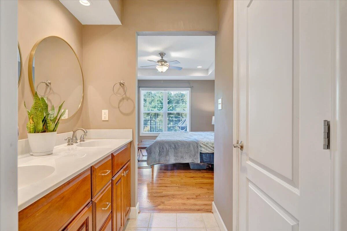 940 Claybanks DR - Photo 43