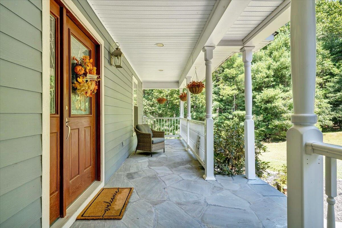 940 Claybanks DR - Photo 8