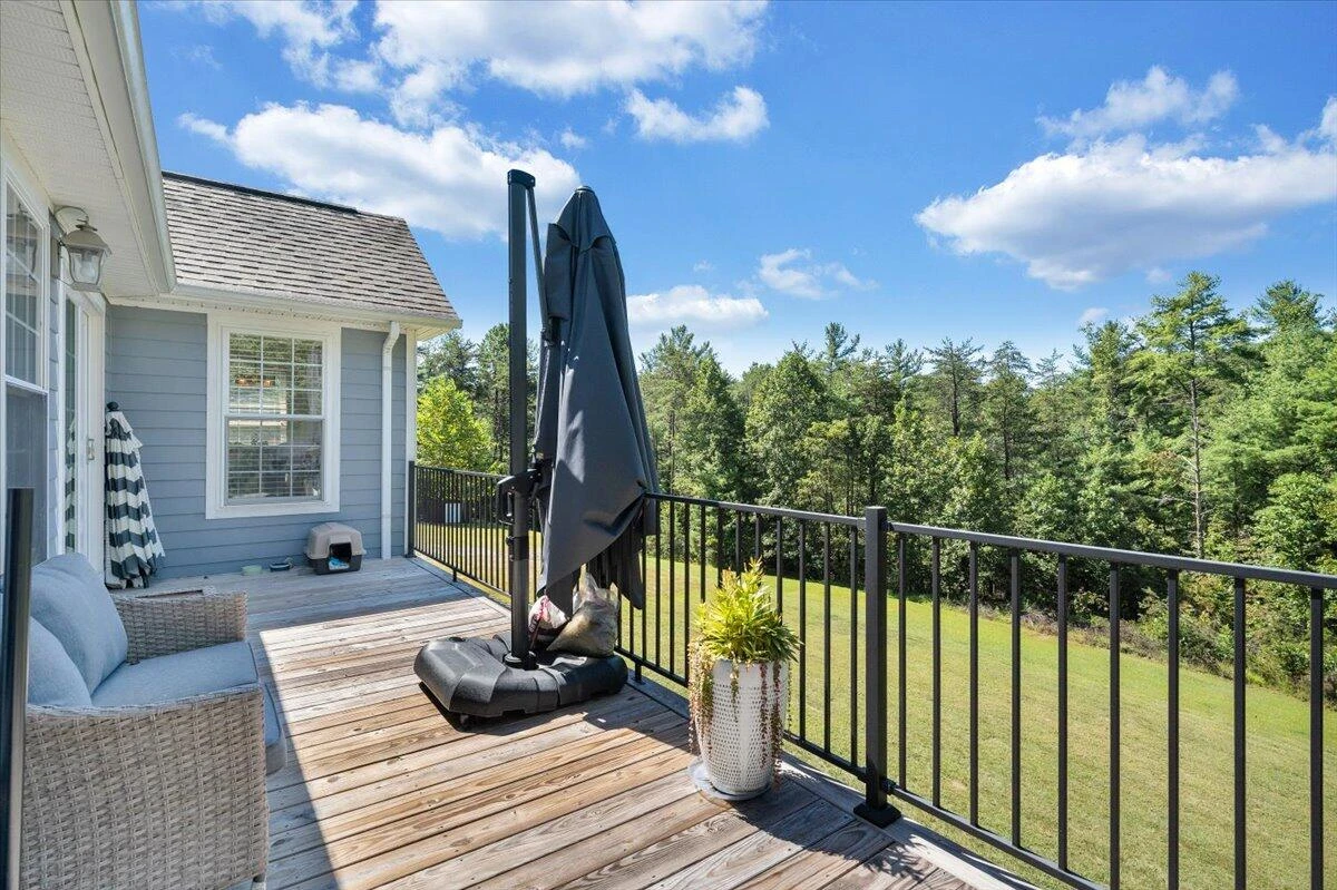 940 Claybanks DR - Photo 55