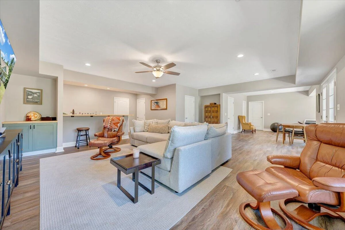 940 Claybanks DR - Photo 61