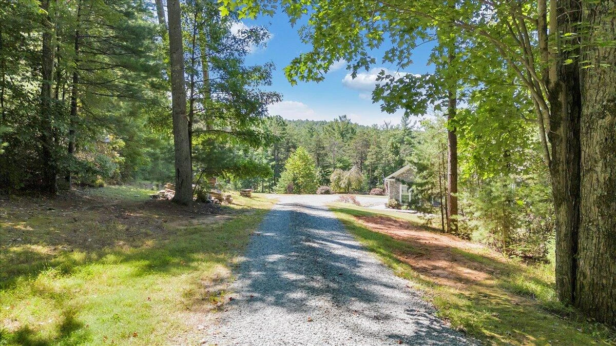 940 Claybanks DR - Photo 84