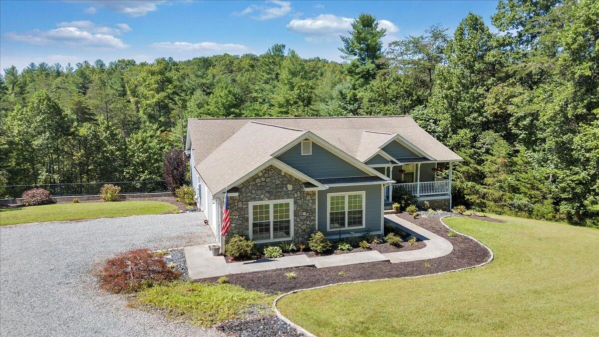 940 Claybanks DR - Photo 88