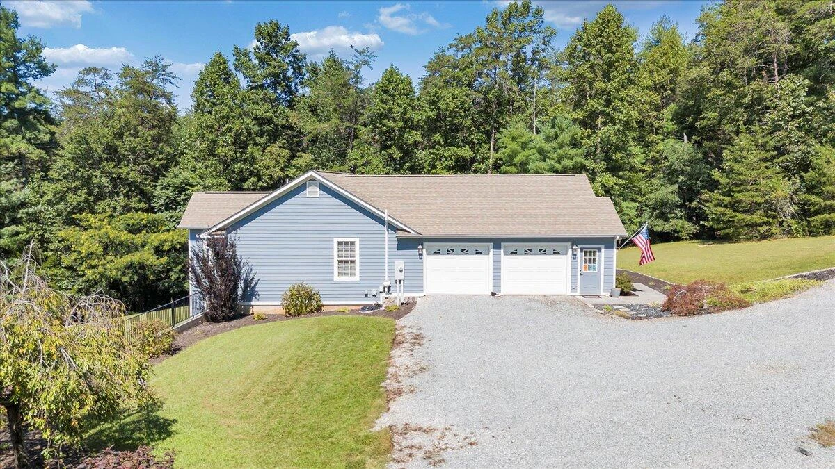 940 Claybanks DR - Photo 90