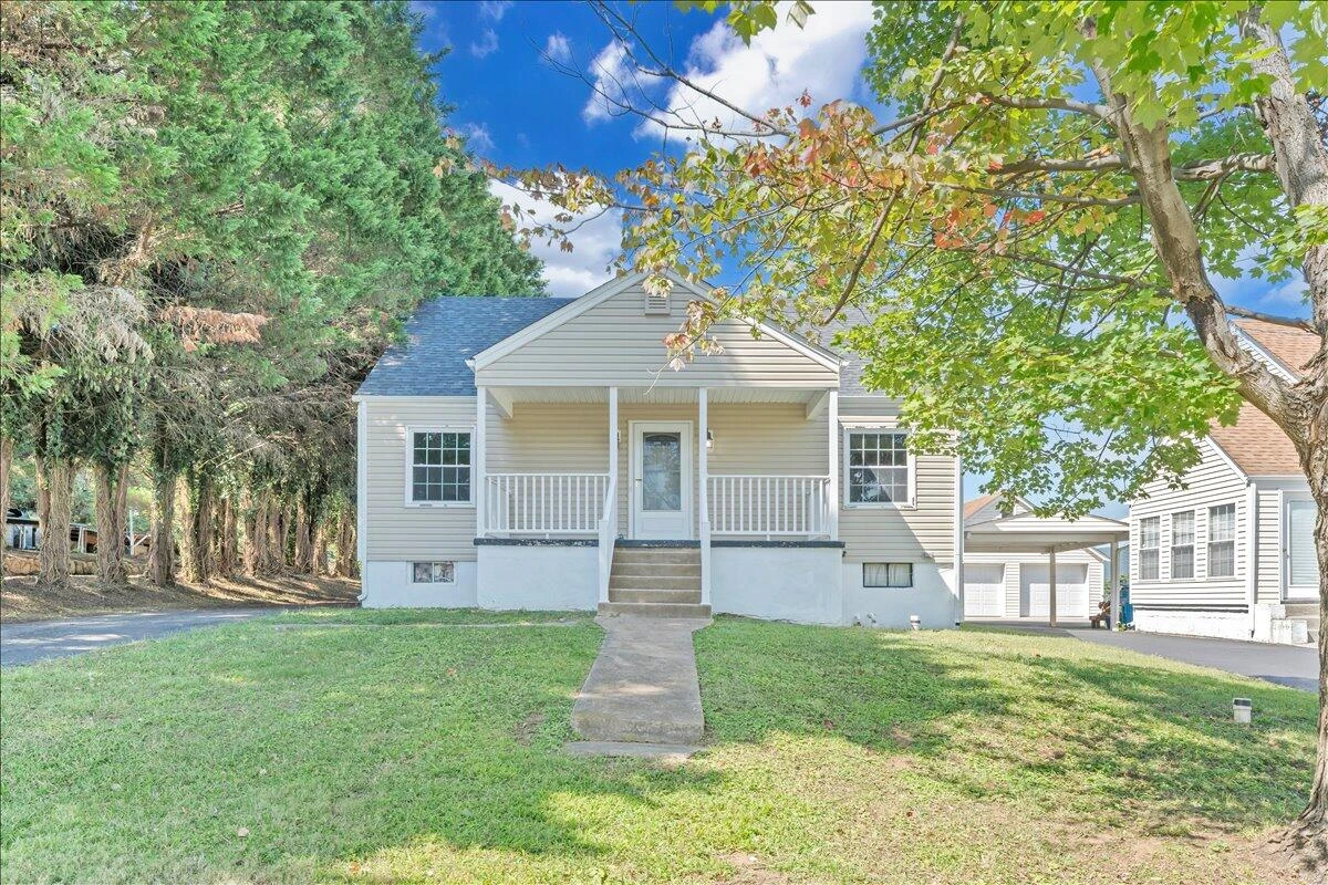 2052 Kenwood BLVD SE