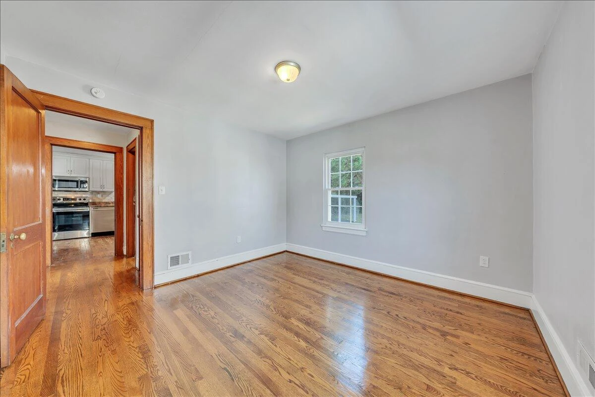 2052 Kenwood BLVD SE - Photo 12